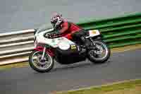 Vintage-motorcycle-club;eventdigitalimages;mallory-park;mallory-park-trackday-photographs;no-limits-trackdays;peter-wileman-photography;trackday-digital-images;trackday-photos;vmcc-festival-1000-bikes-photographs